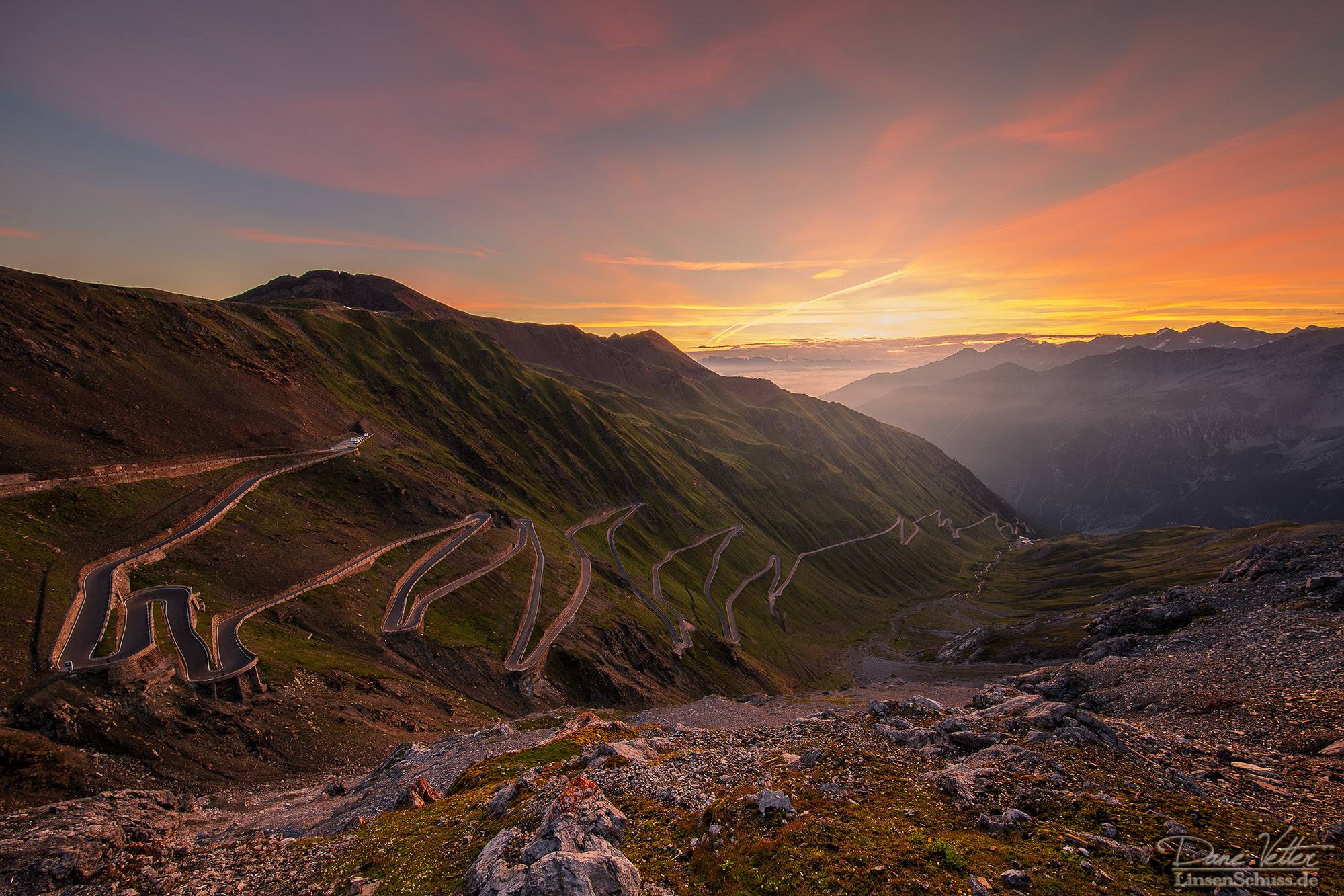 Sorgere del sole al Passo dello Stelvio